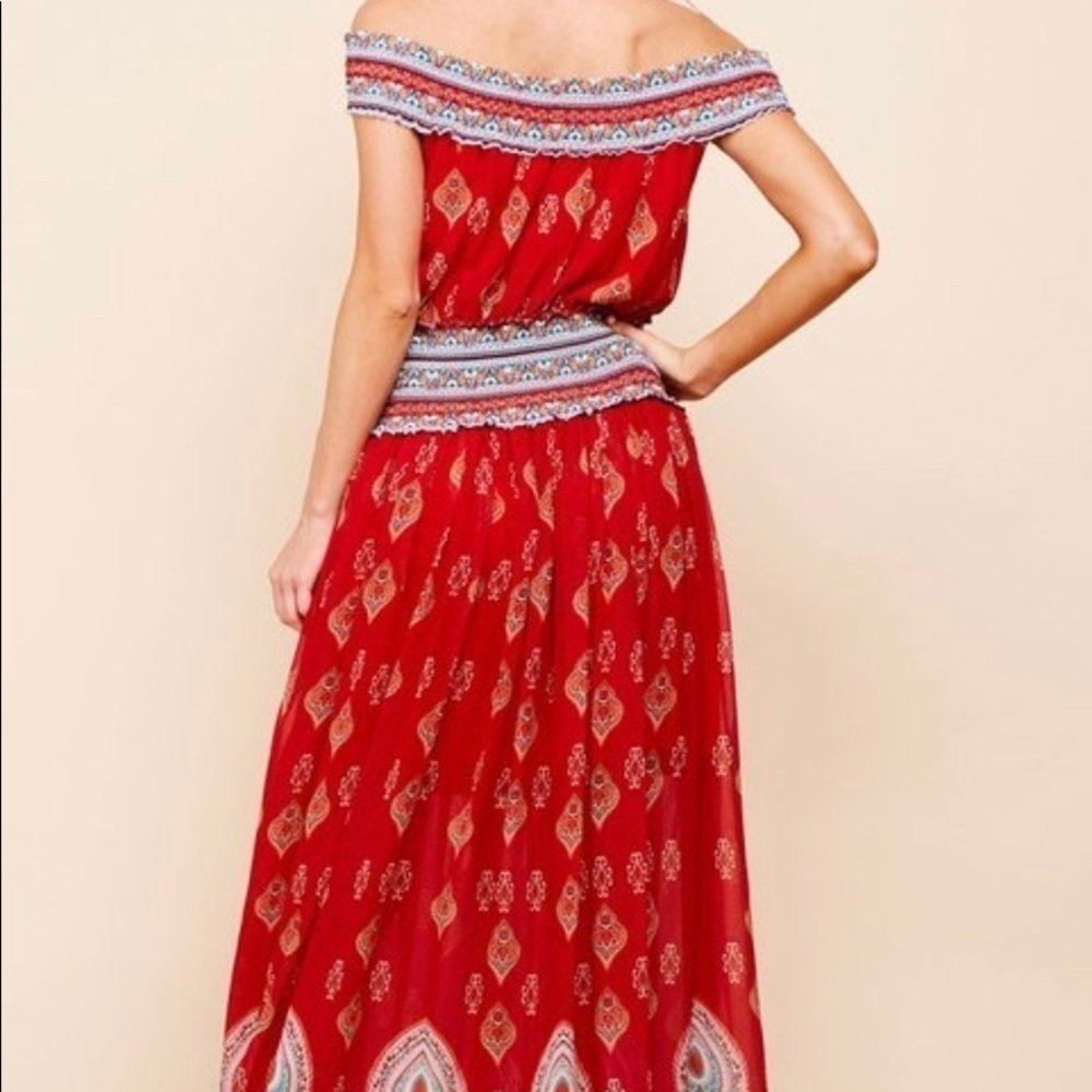 Off the-shoulder maxi dress - Picture 7 of 8